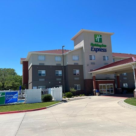 Holiday Inn Express - Wichita North - Park City By Ihg Экстерьер фото
