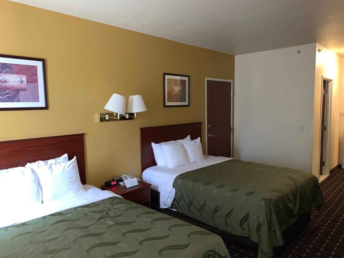 Holiday Inn Express - Wichita North - Park City By Ihg Экстерьер фото