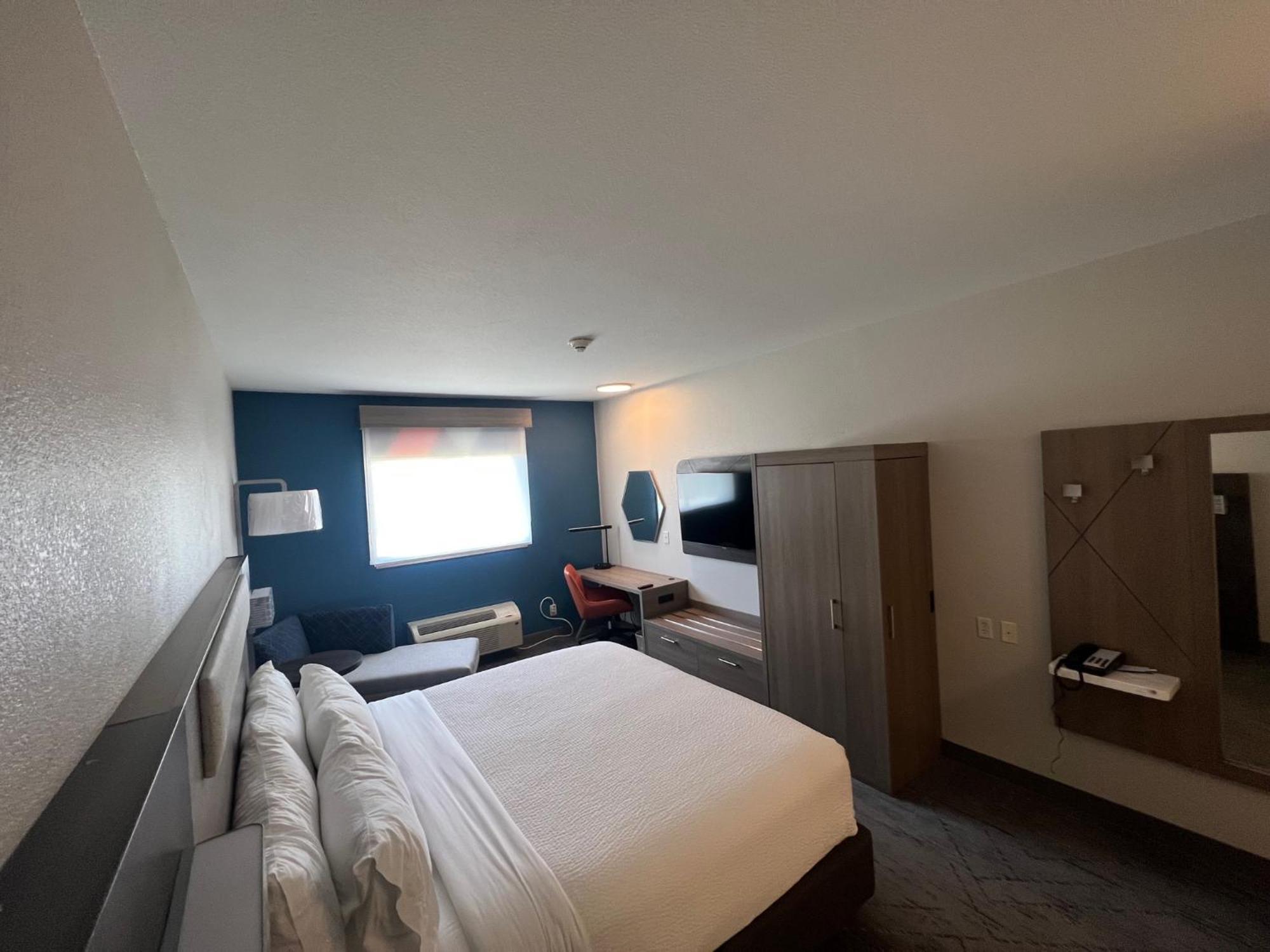 Holiday Inn Express - Wichita North - Park City By Ihg Экстерьер фото